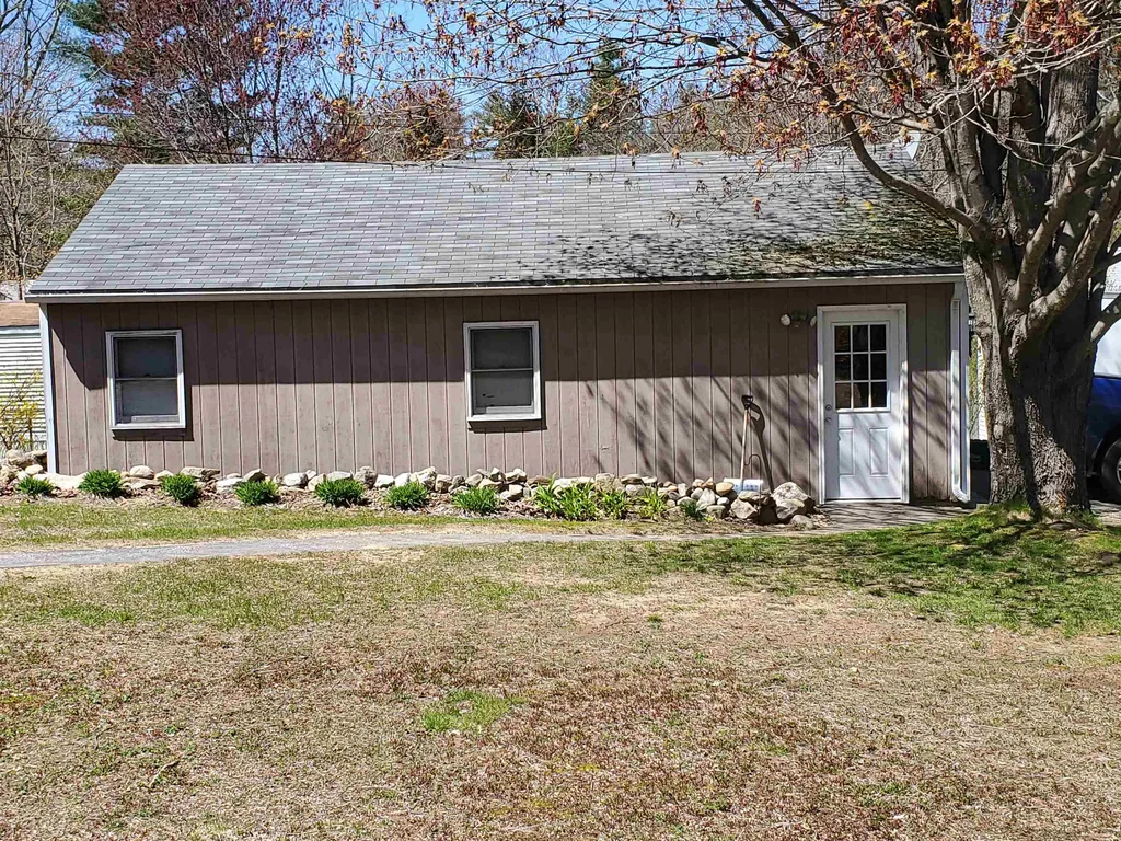 9 James Road Fremont NH 03044