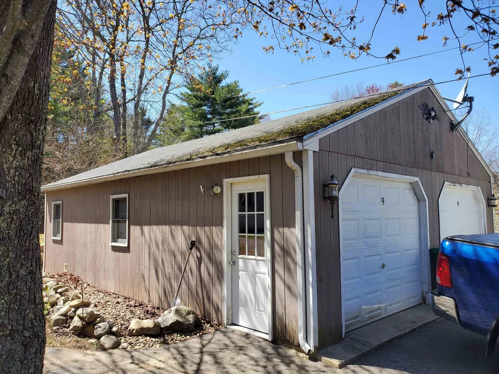 9 James Road Fremont NH 03044