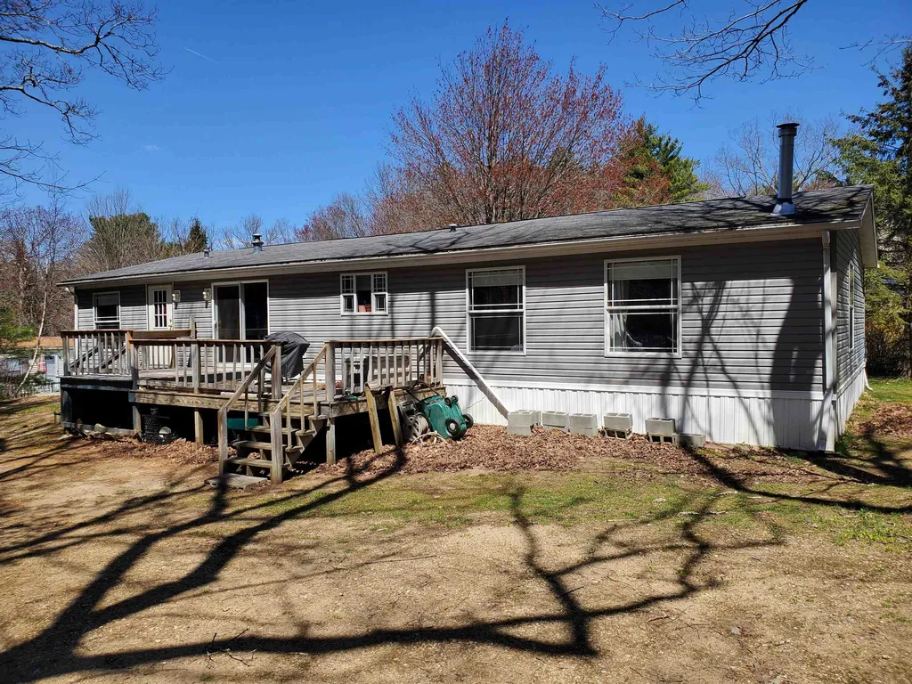 9 James Road Fremont NH 03044