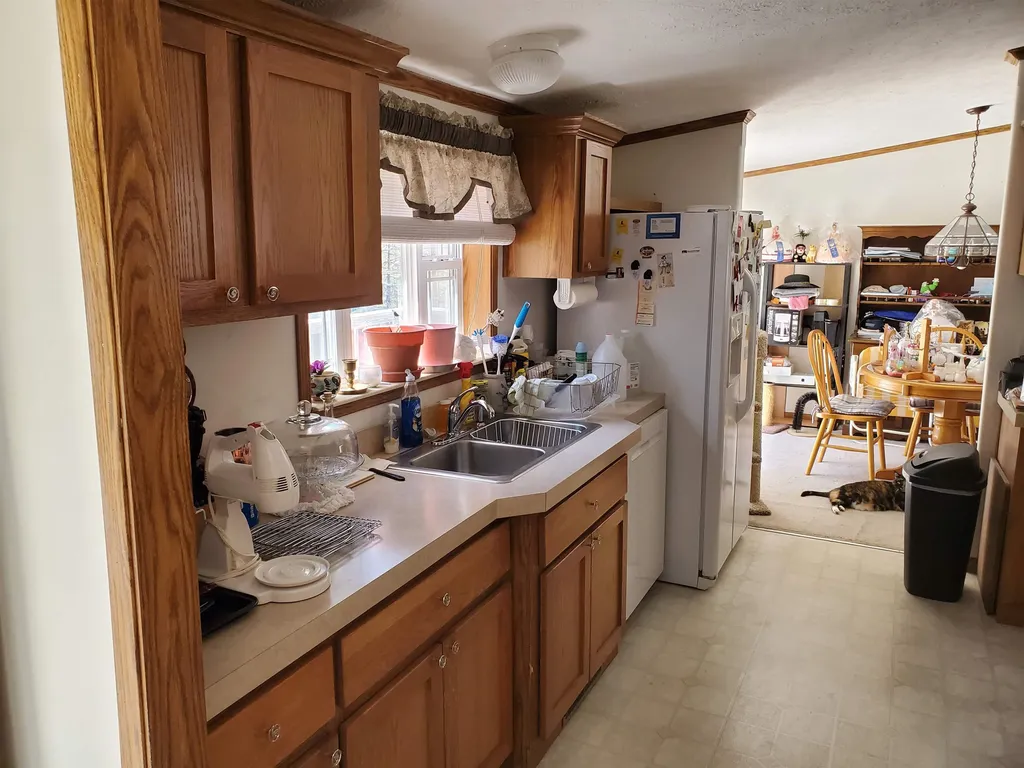 9 James Road Fremont NH 03044