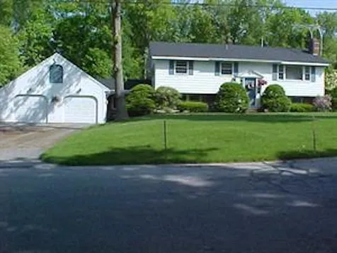 14 Wood Drive Atkinson NH 03811