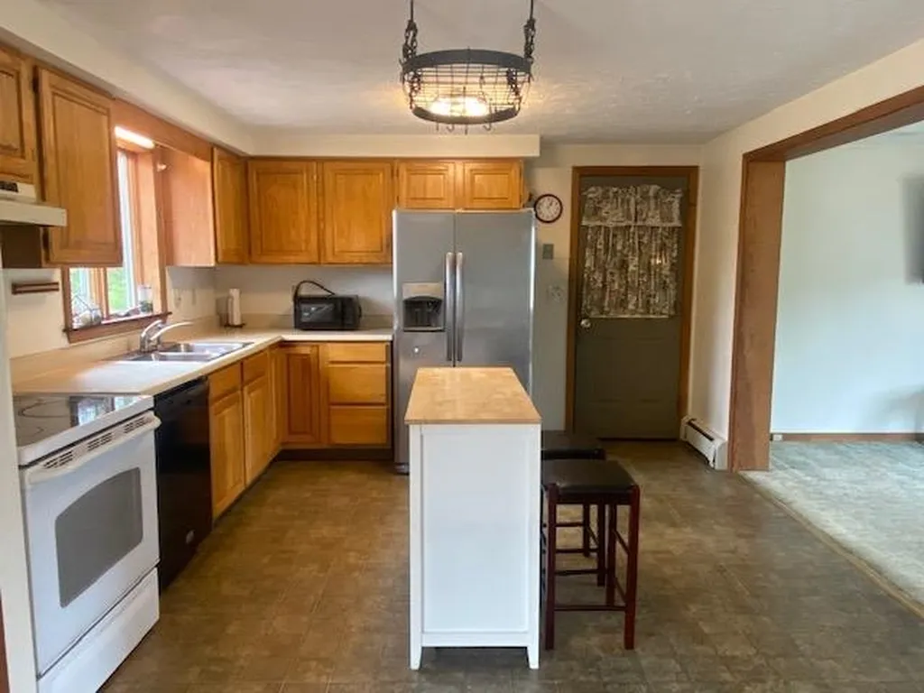 47 Fox Run Road Hinsdale NH 03451
