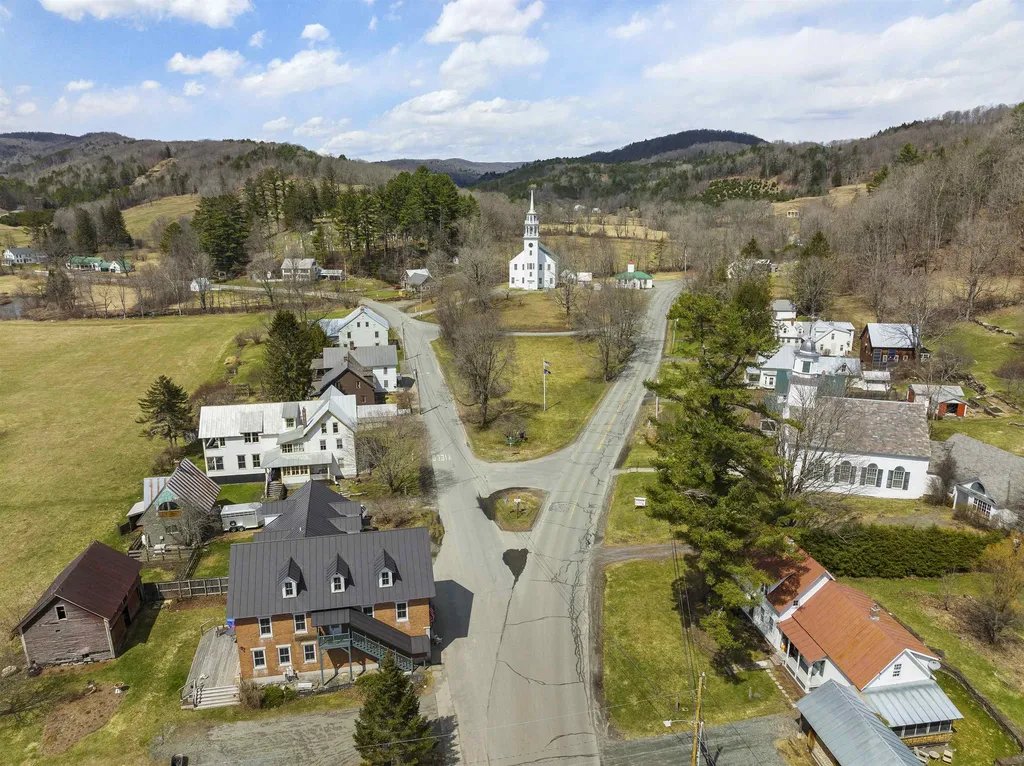 7 Brook Road Strafford VT 05072