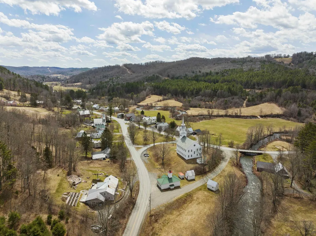 7 Brook Road Strafford VT 05072
