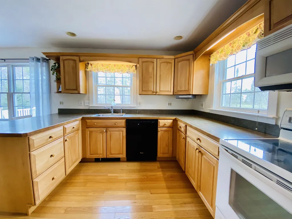 18 Mountain View Drive Enfield NH 03748