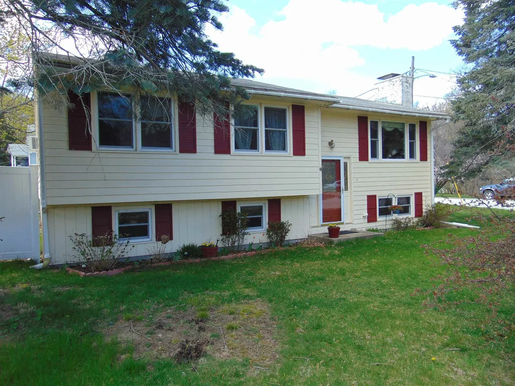 12 Wheeler Street Milford NH 03055