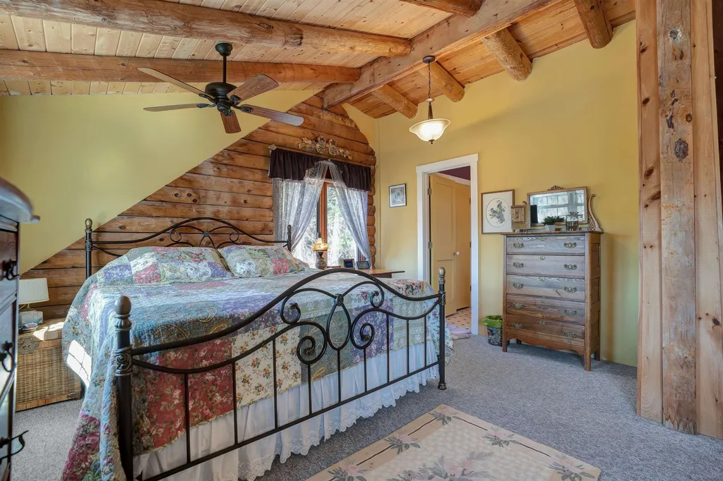 211 Wood Road Hartford VT 05059