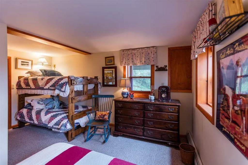 211 Wood Road Hartford VT 05059
