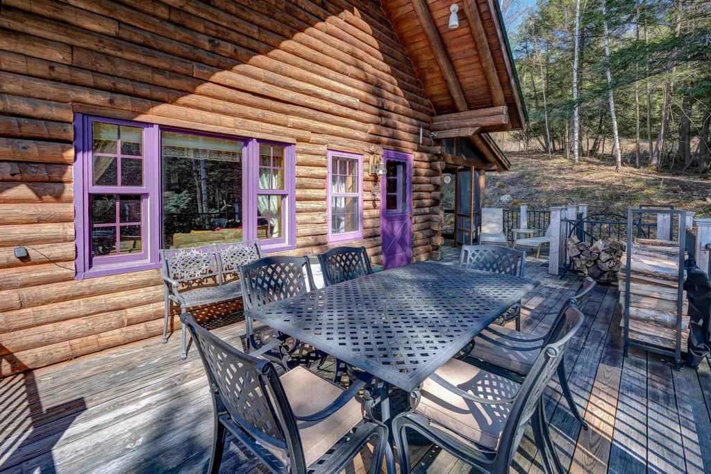 211 Wood Road Hartford VT 05059