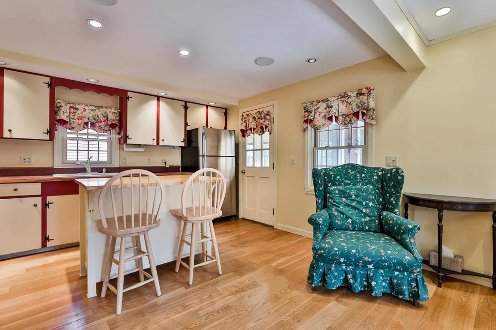 1 Cherokee Avenue Nashua NH 03062