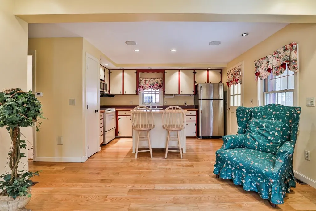 1 Cherokee Avenue Nashua NH 03062