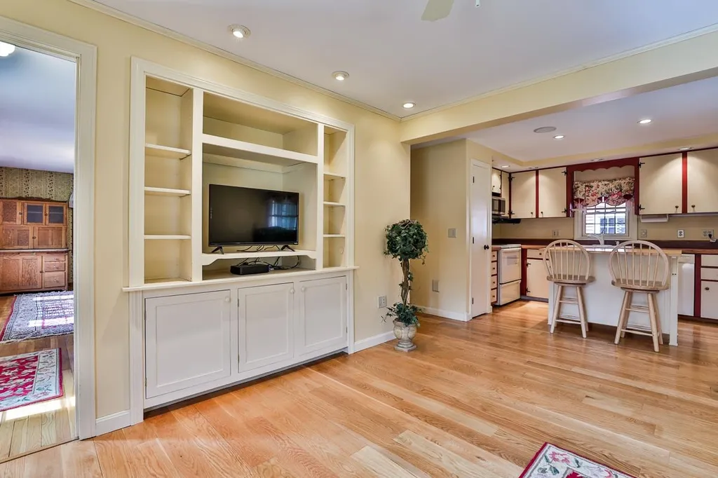 1 Cherokee Avenue Nashua NH 03062