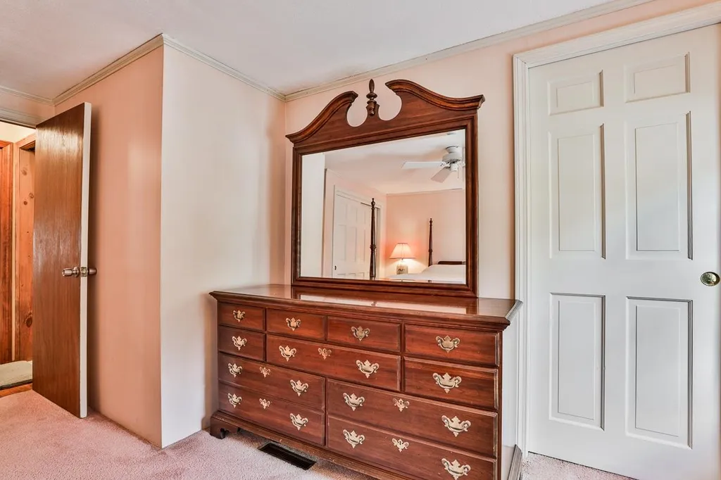 1 Cherokee Avenue Nashua NH 03062