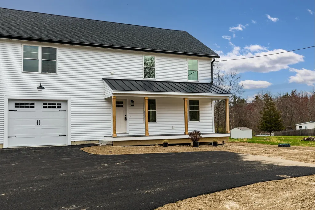 17 Page Road Kingston NH 03848