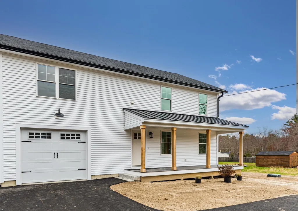 17 Page Road Kingston NH 03848