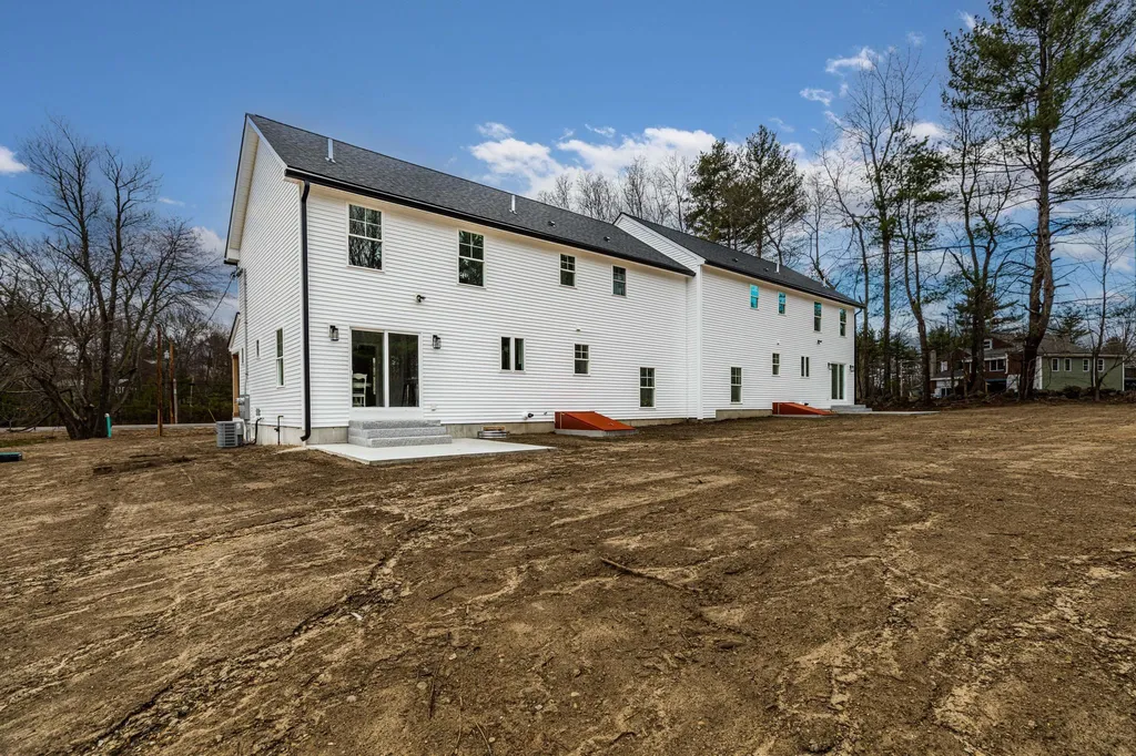 17 Page Road Kingston NH 03848