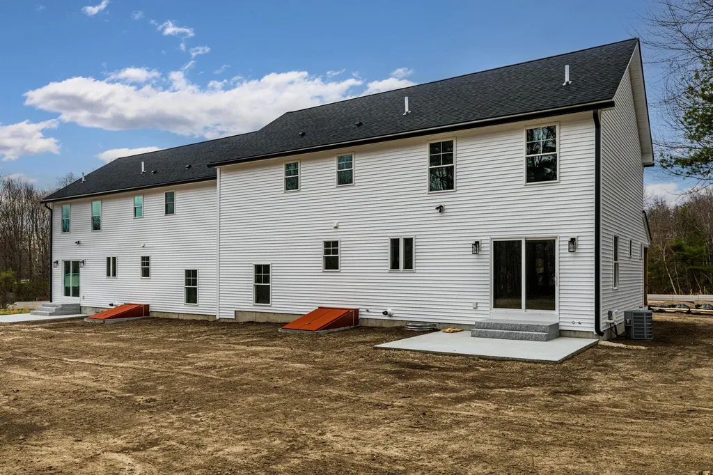 17 Page Road Kingston NH 03848