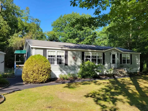 18 Kenyann Drive Wolfeboro NH 03894