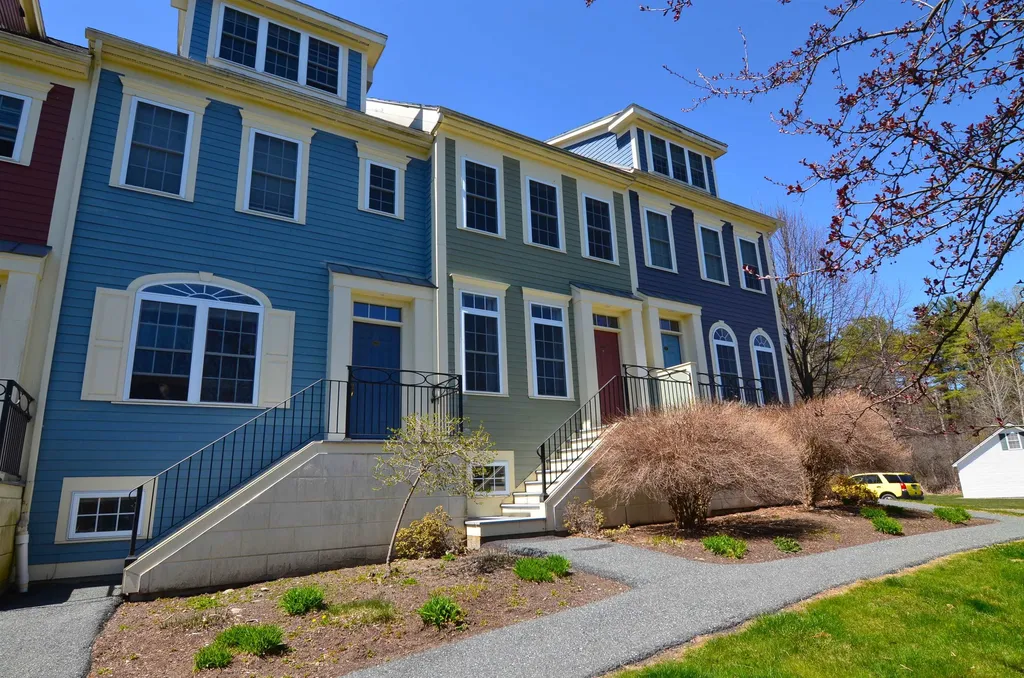 106 Barrister Drive Hartford VT 05001