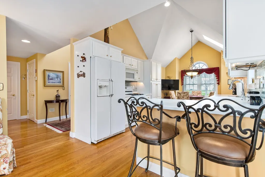 59 Hampton Meadows Hampton NH 03842