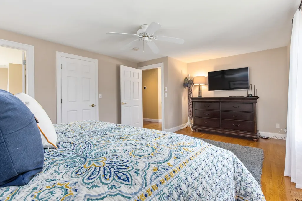 59 Hampton Meadows Hampton NH 03842