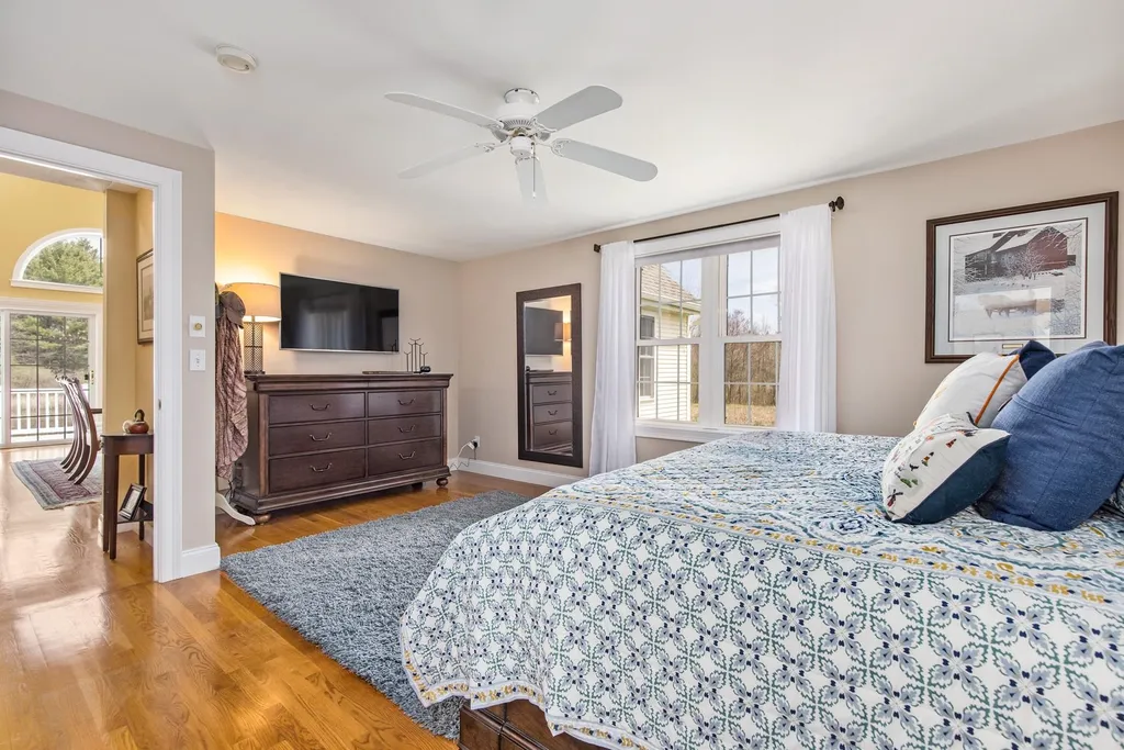 59 Hampton Meadows Hampton NH 03842