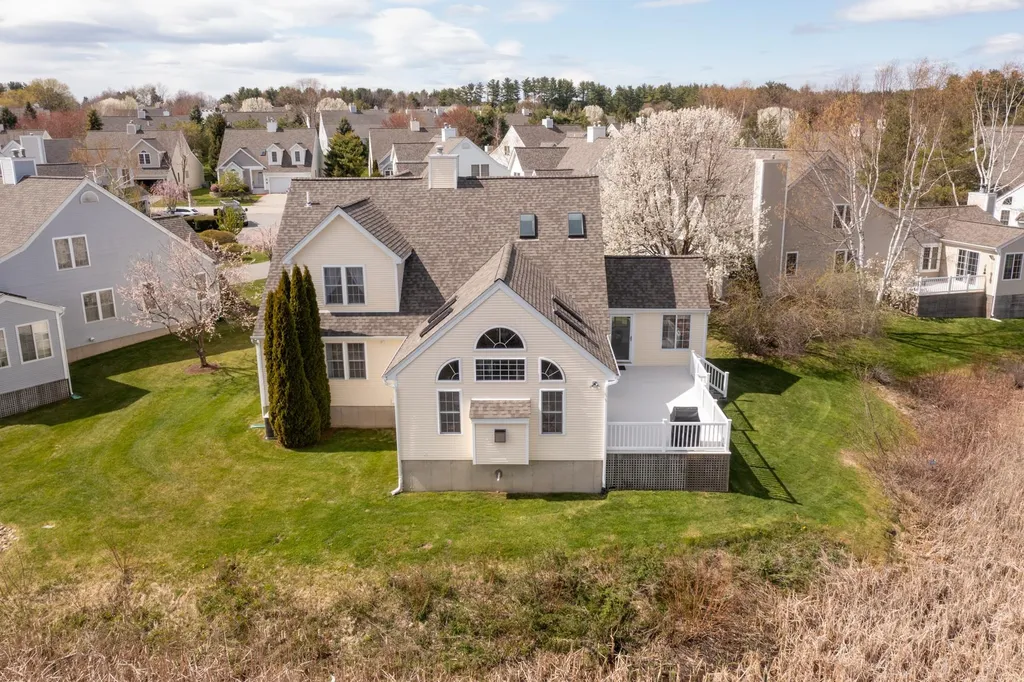 59 Hampton Meadows Hampton NH 03842