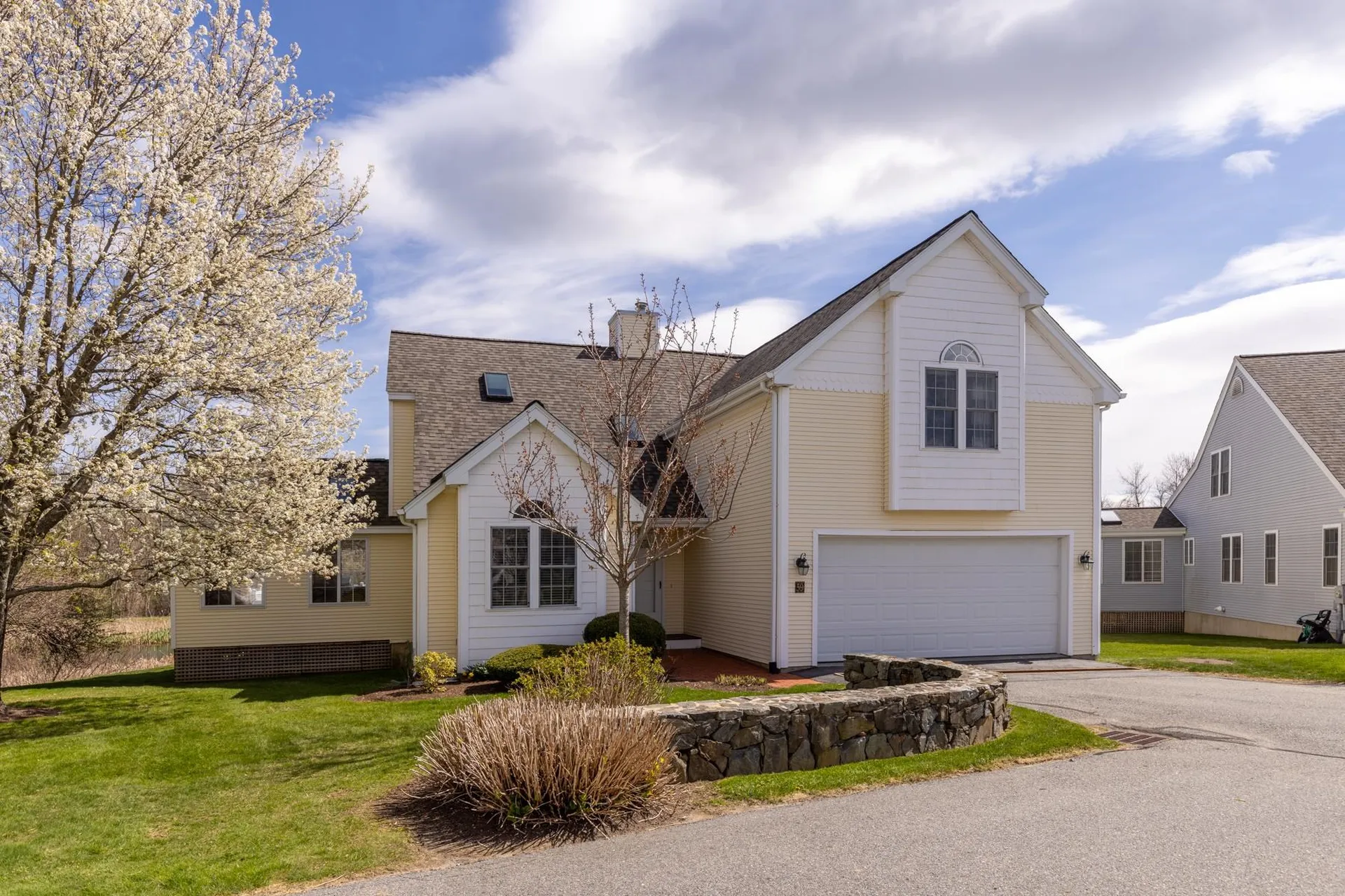 59 Hampton Meadows Hampton NH 03842