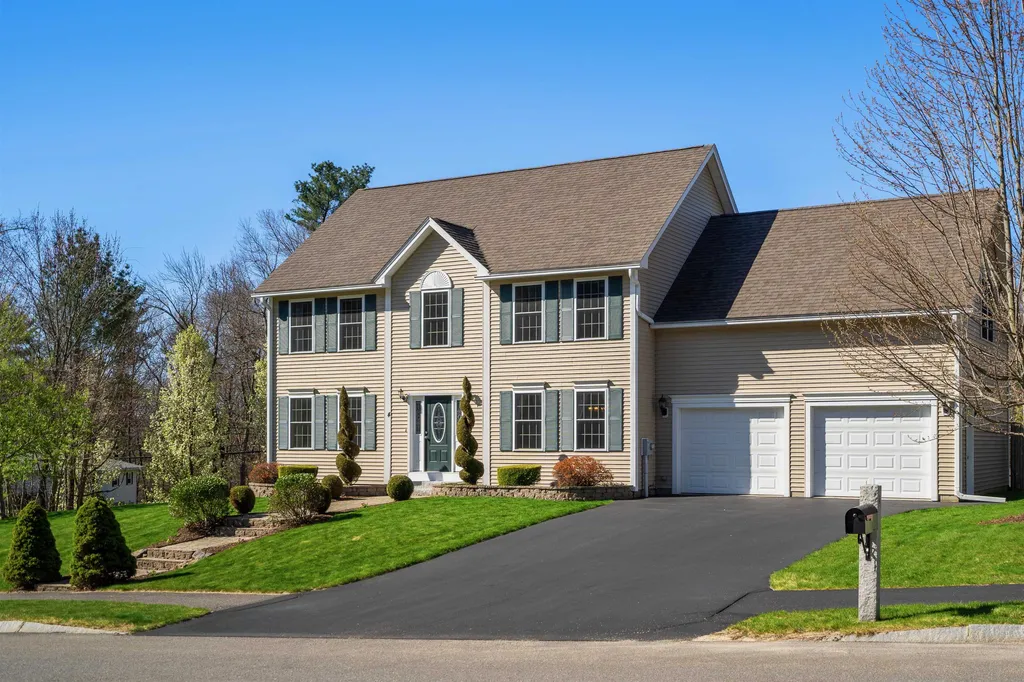 4 Empire Circle Hudson NH 03051