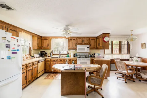 110 Brookdale Road Salem NH 03079