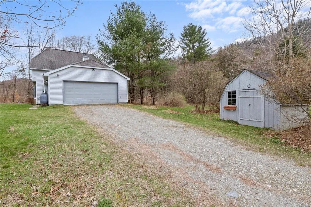 131 Raven Ridge Huntington VT 05462