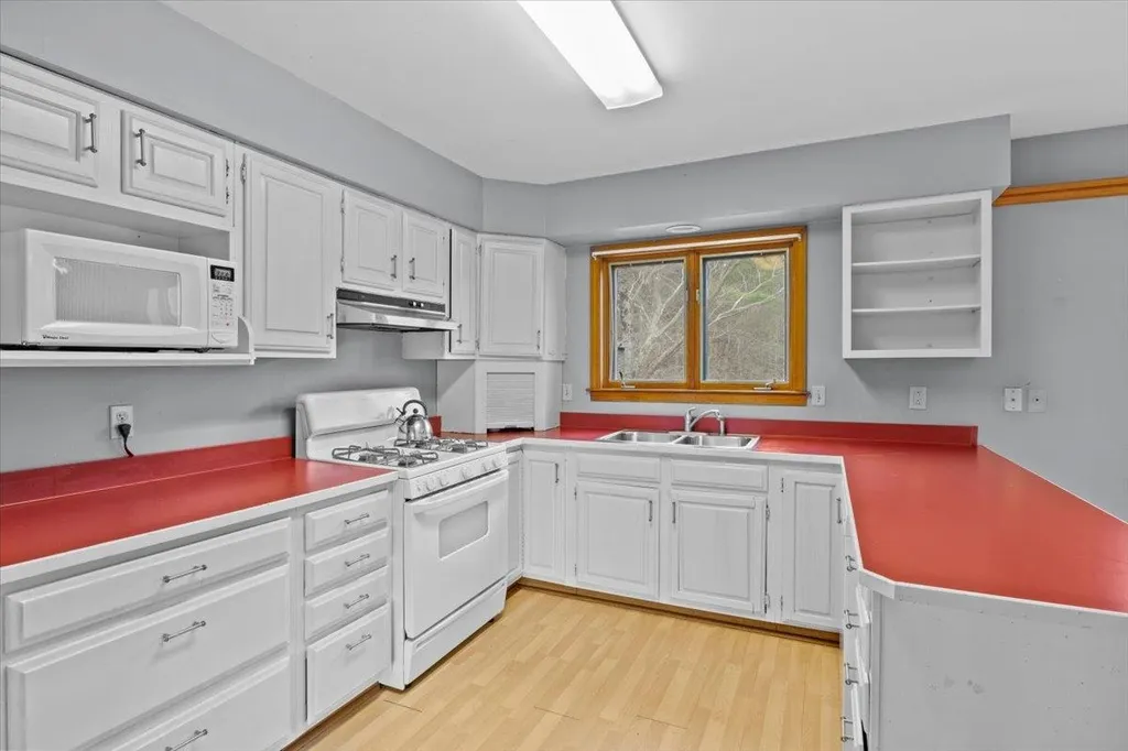 131 Raven Ridge Huntington VT 05462