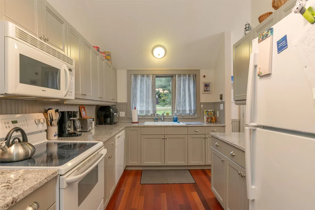 1163 Baker Turn Road Hartford VT 05059