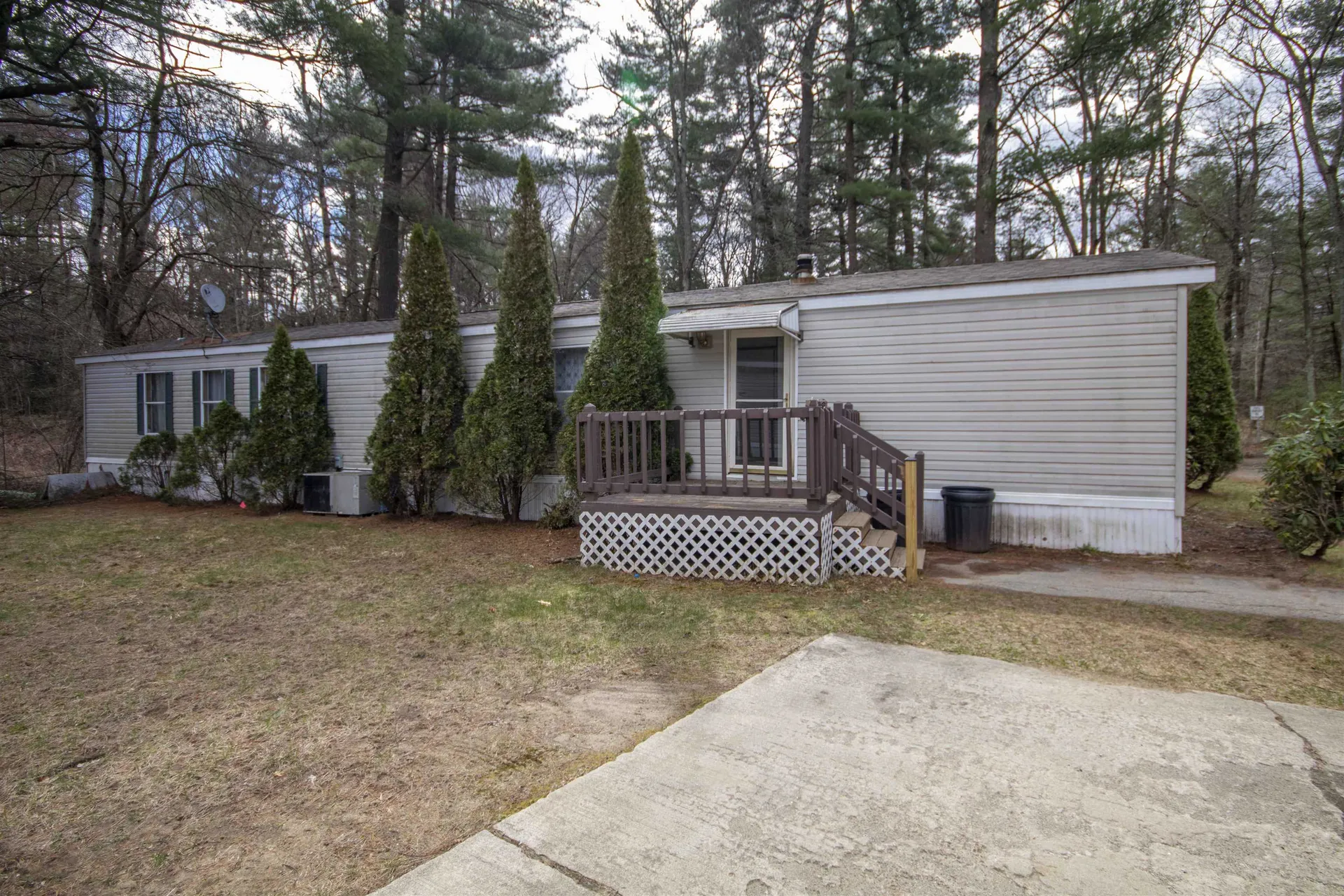 7 Robyn Court Litchfield NH 03052