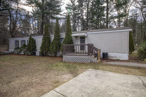 7 Robyn Court Litchfield NH 03052