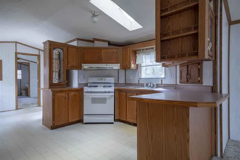 7 Robyn Court Litchfield NH 03052