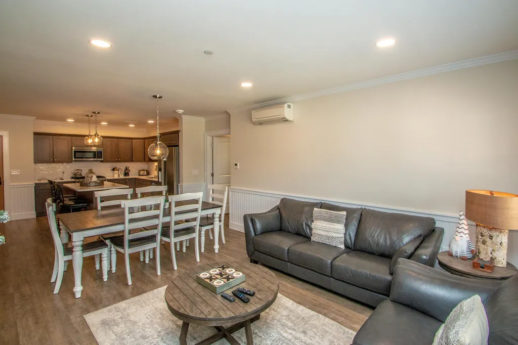 235 Skimobile Road Conway NH 03860