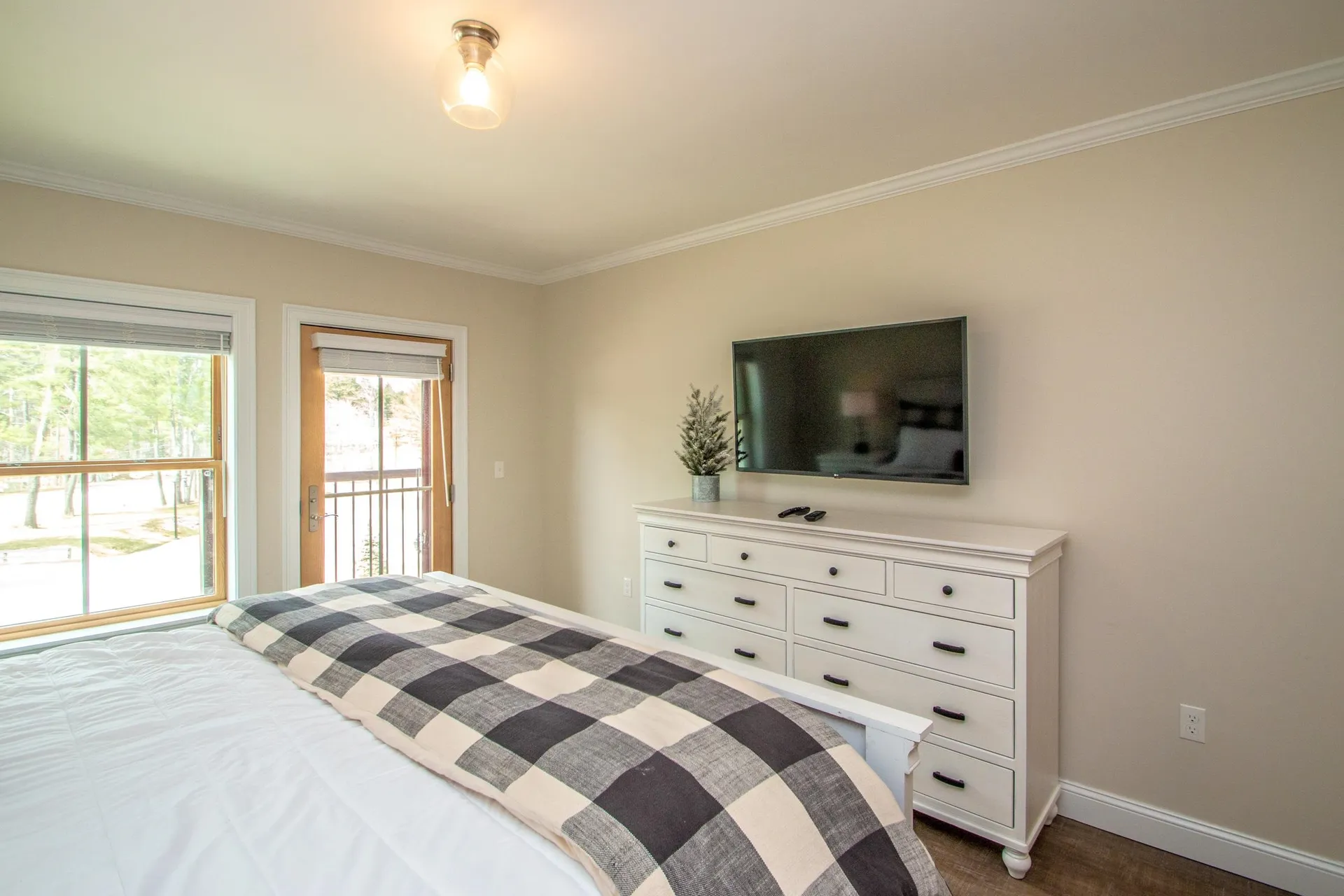 235 Skimobile Road Conway NH 03860