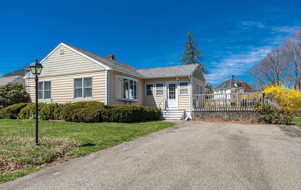 227 Willard Avenue Portsmouth NH 03801