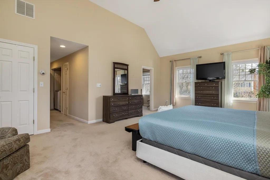 9 Nersesian Way Hampton NH 03842