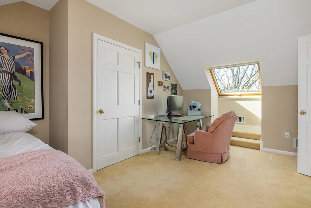 9 Nersesian Way Hampton NH 03842