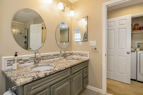 9 Nersesian Way Hampton NH 03842