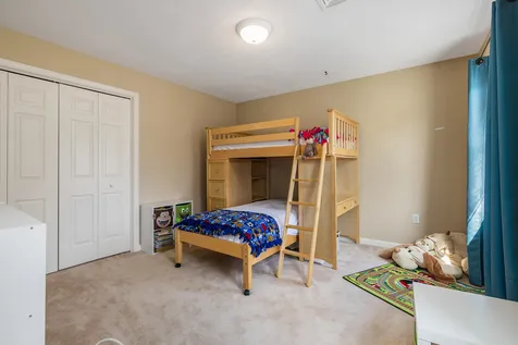 9 Nersesian Way Hampton NH 03842