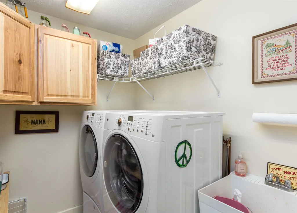 153 Postiche Lane Hinesburg VT 05461