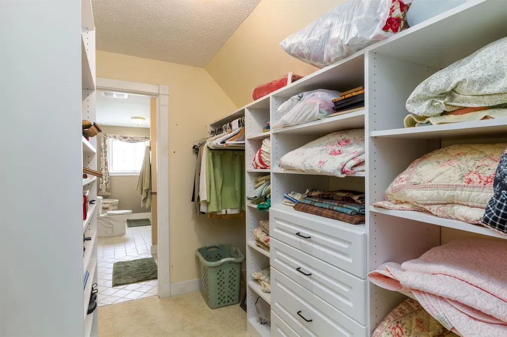 153 Postiche Lane Hinesburg VT 05461
