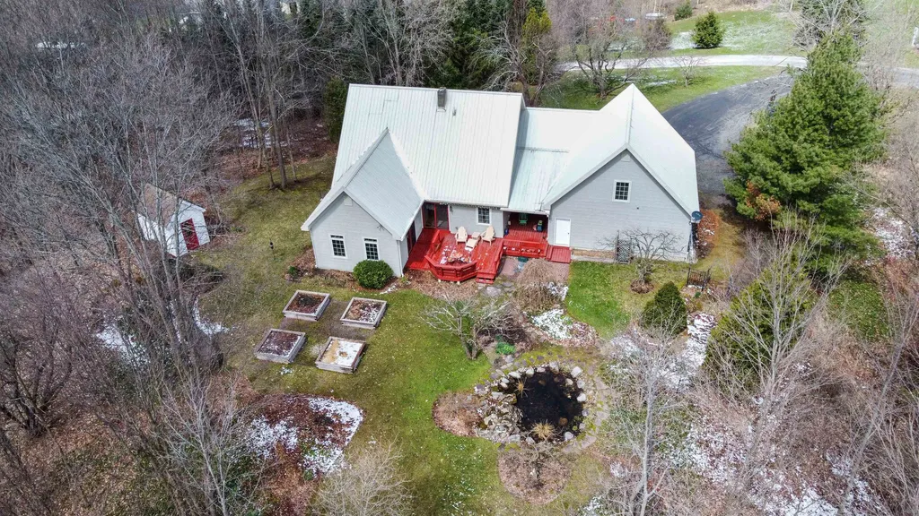 153 Postiche Lane Hinesburg VT 05461