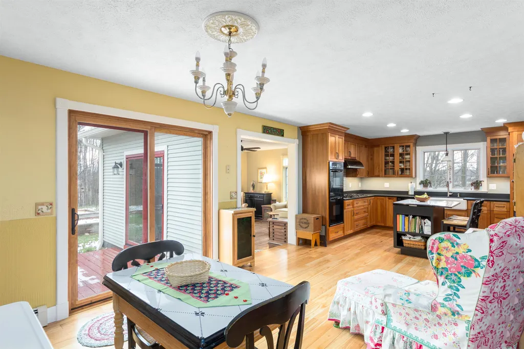 153 Postiche Lane Hinesburg VT 05461