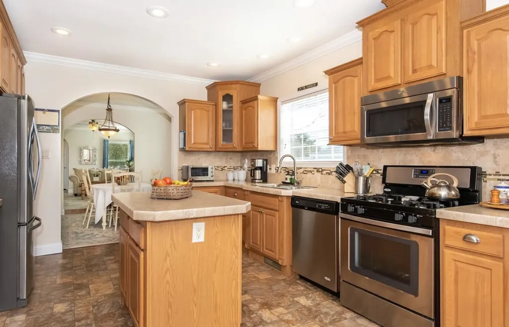 219 Mackerel Avenue Portsmouth NH 03801
