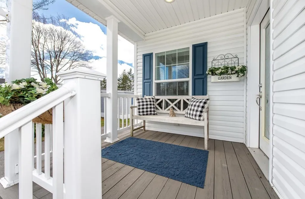 219 Mackerel Avenue Portsmouth NH 03801