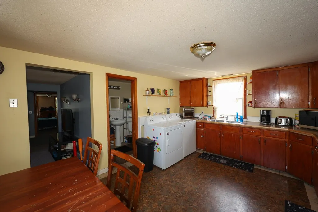 39 Vine Street Nashua NH 03060